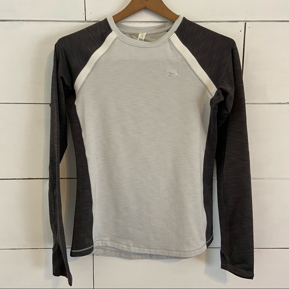 Under Armour Heat Gear Long Sleeve Base Layer. Size Small.
